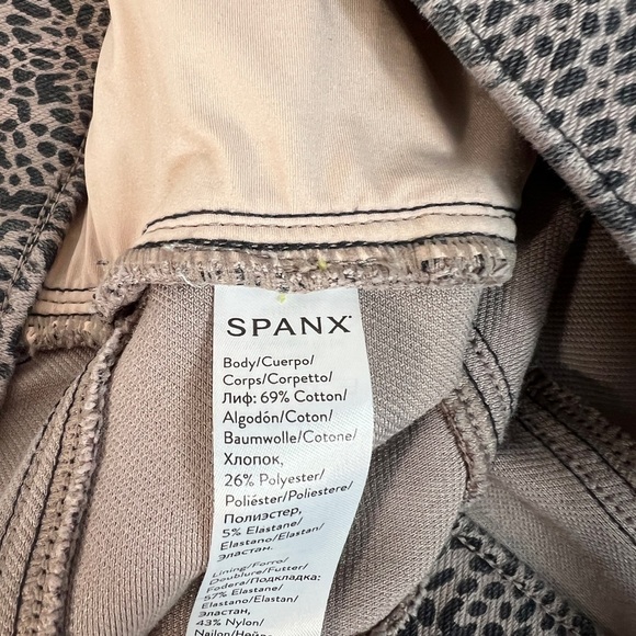 SPANX Jean-ish Leggings in Desert Dot- Size Large - Picture 7 of 10